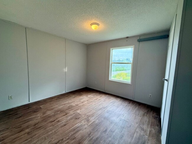 Building Photo - 3 bedroom 2 bath Trailer In Grosse Tete LA