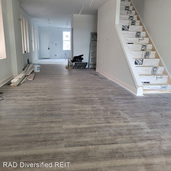 Building Photo - 5 br, 3.5 bath House - 141 W Apsley St