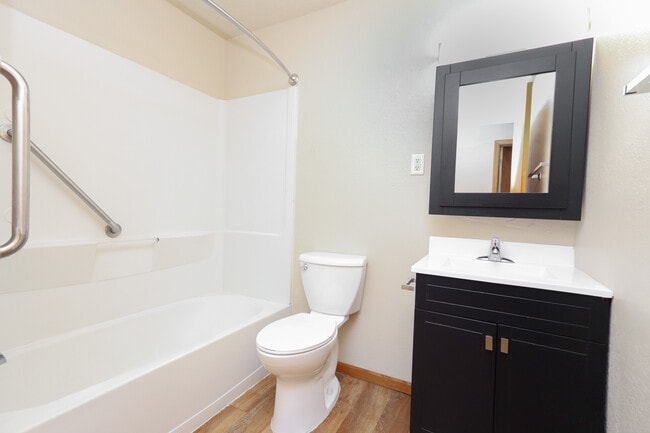 Foto del edificio - Clark Place Apartments & Townhomes