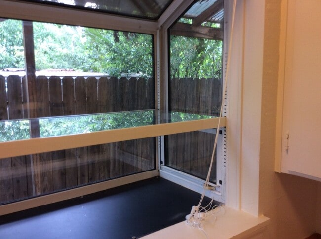 Building Photo - 0819