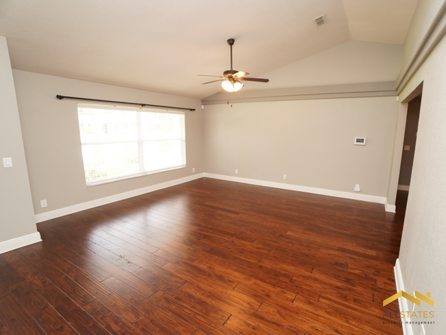 Building Photo - 4665 SE 58th Pl