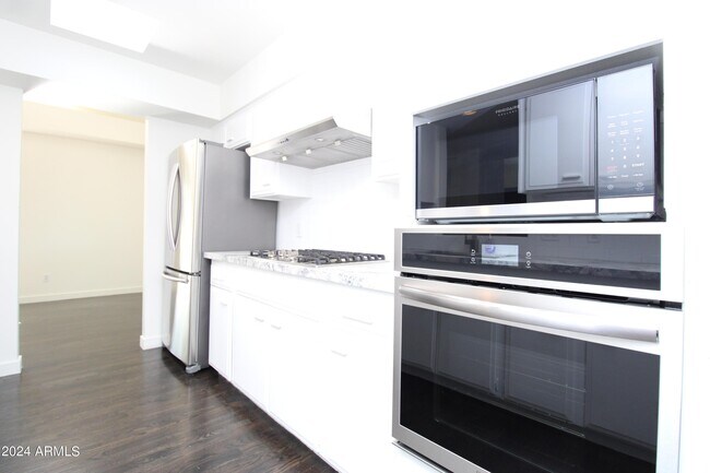Building Photo - 3135 48th St
