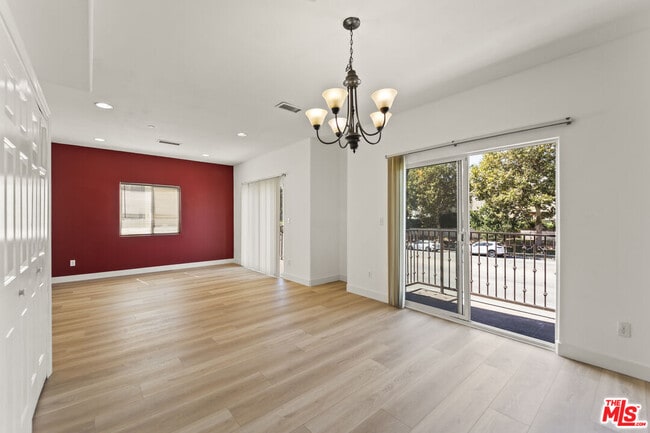 Foto del edificio - 12375 Osborne Pl