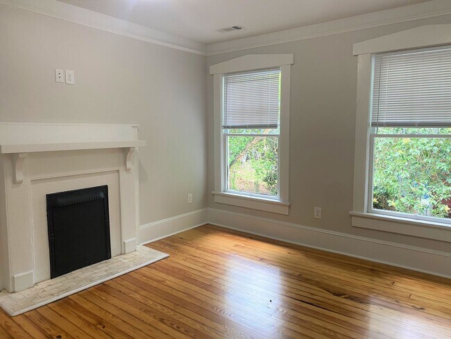 Building Photo - 1108 Boulevard
