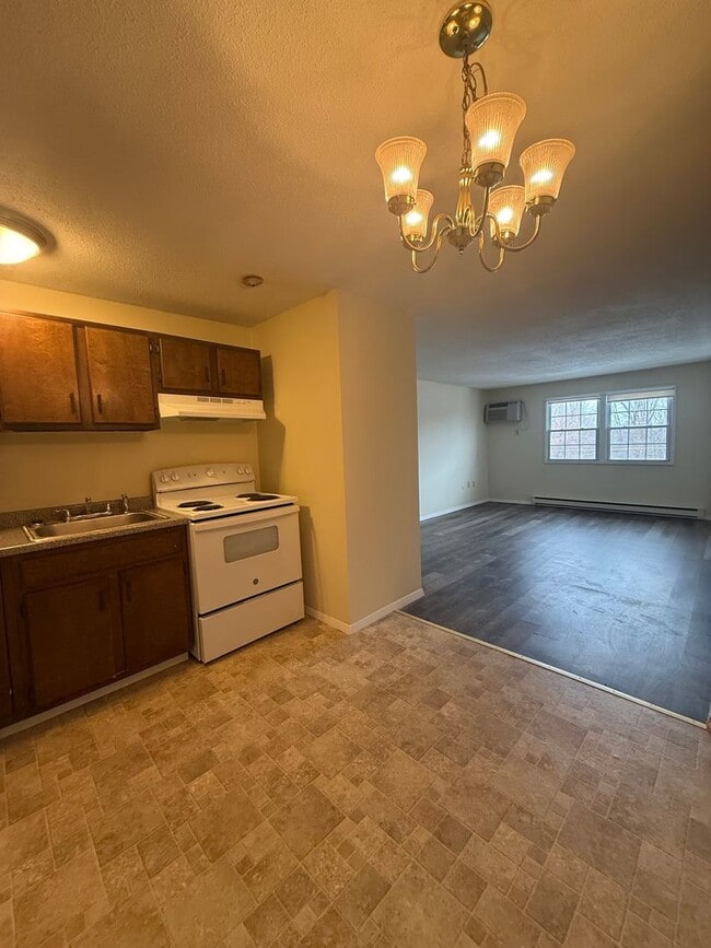 Building Photo - Renovated Gardner 2 Bed