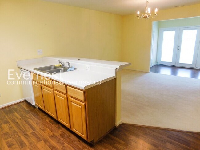 Foto del edificio - 702 Westgate Cir