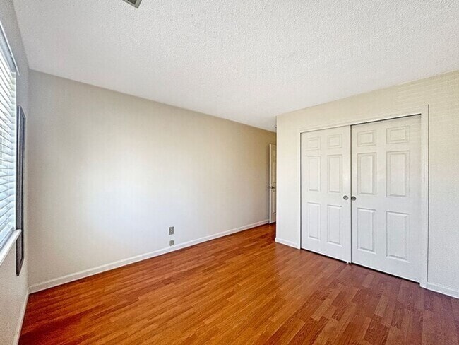 Building Photo - Lone Tree Nice Home