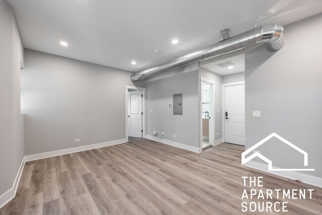 Foto del edificio - 3124 W Logan Blvd