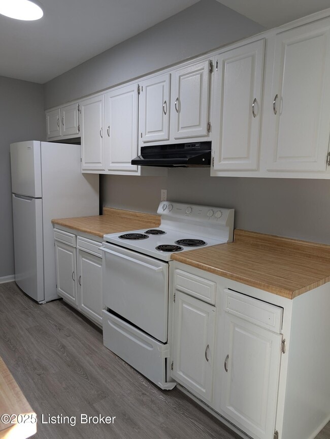 Building Photo - 3224 Springfield Dr