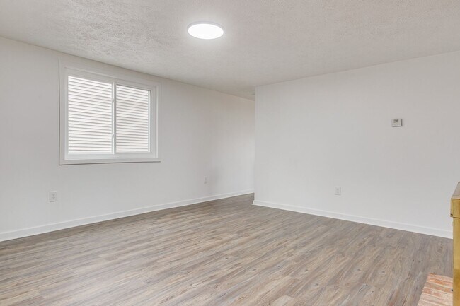 Building Photo - Available NOW - Private 2 Bedroom Home w/ Beautiful Updates!