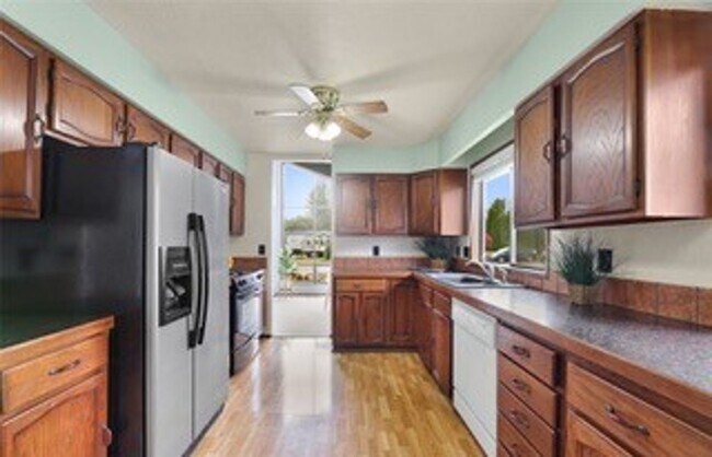 Foto del edificio - Spacious 3 Bed, 2.5 Bath Home!