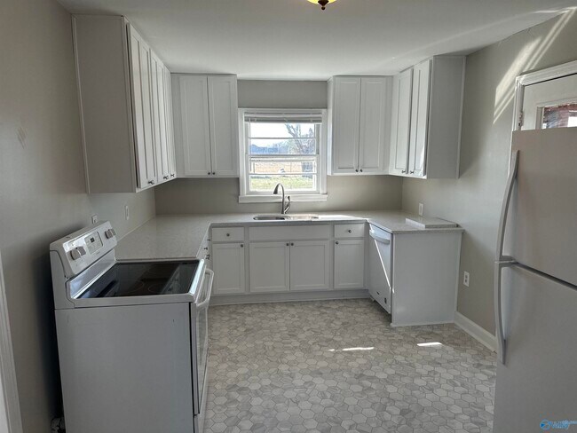 Building Photo - 322 Honea Ln