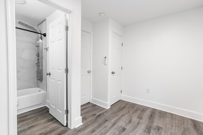 Building Photo - 2824 Rosehill St
