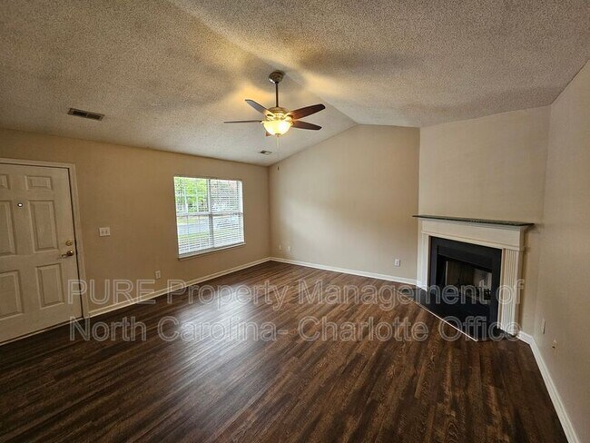 Photo - 11148 Whitlock Crossing Ct Townhome