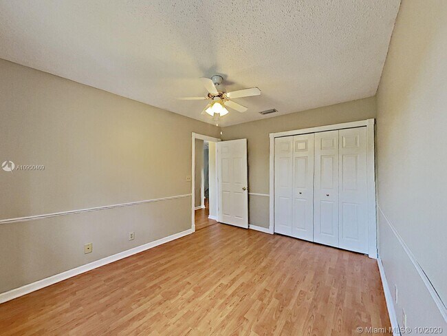 Foto del edificio - 3724 Pebblebrook Mnr