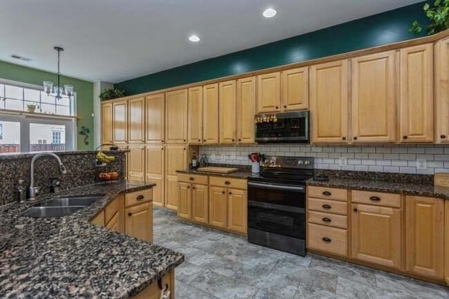 Building Photo - 8338 Middle Ruddings Dr
