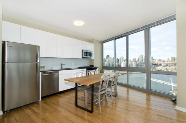 Foto principal - 1 bedroom in LONG ISLAND CITY NY 11109