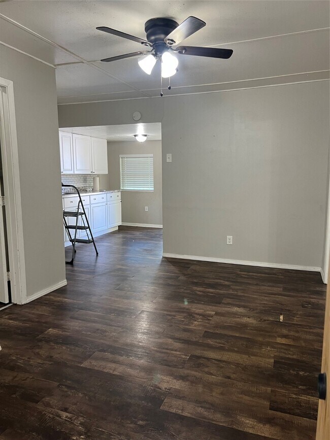 Foto del edificio - 810 S Brownell St