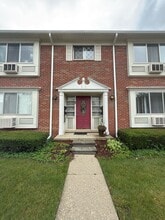 Building Photo - 5093 Mansfield Ave