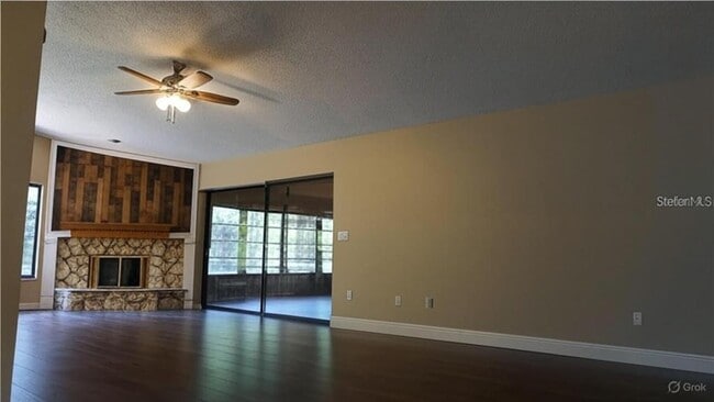 Building Photo - 1085 Cottonwood Ct