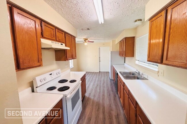 Building Photo - 3734 Xenophon Dr