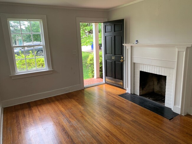 Photo - 2 Bed, 1 Bath in Rosewood | Available Late August House