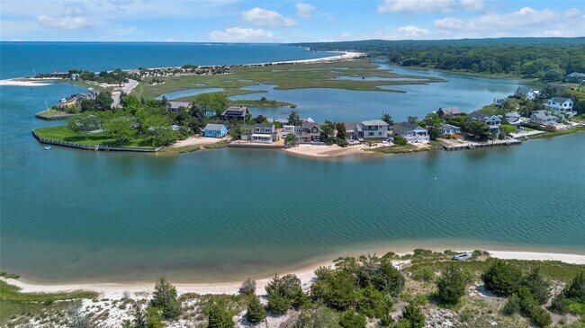 Foto del edificio - 286 Towd Point Rd