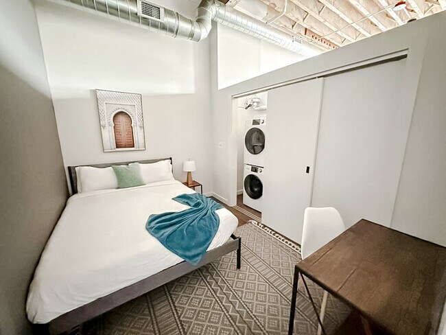 Foto del edificio - 604 W 4th St N