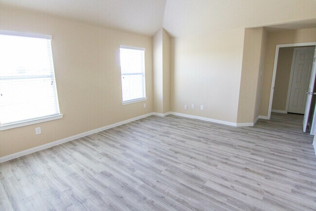 Building Photo - 12614 Wild Columbine Rd