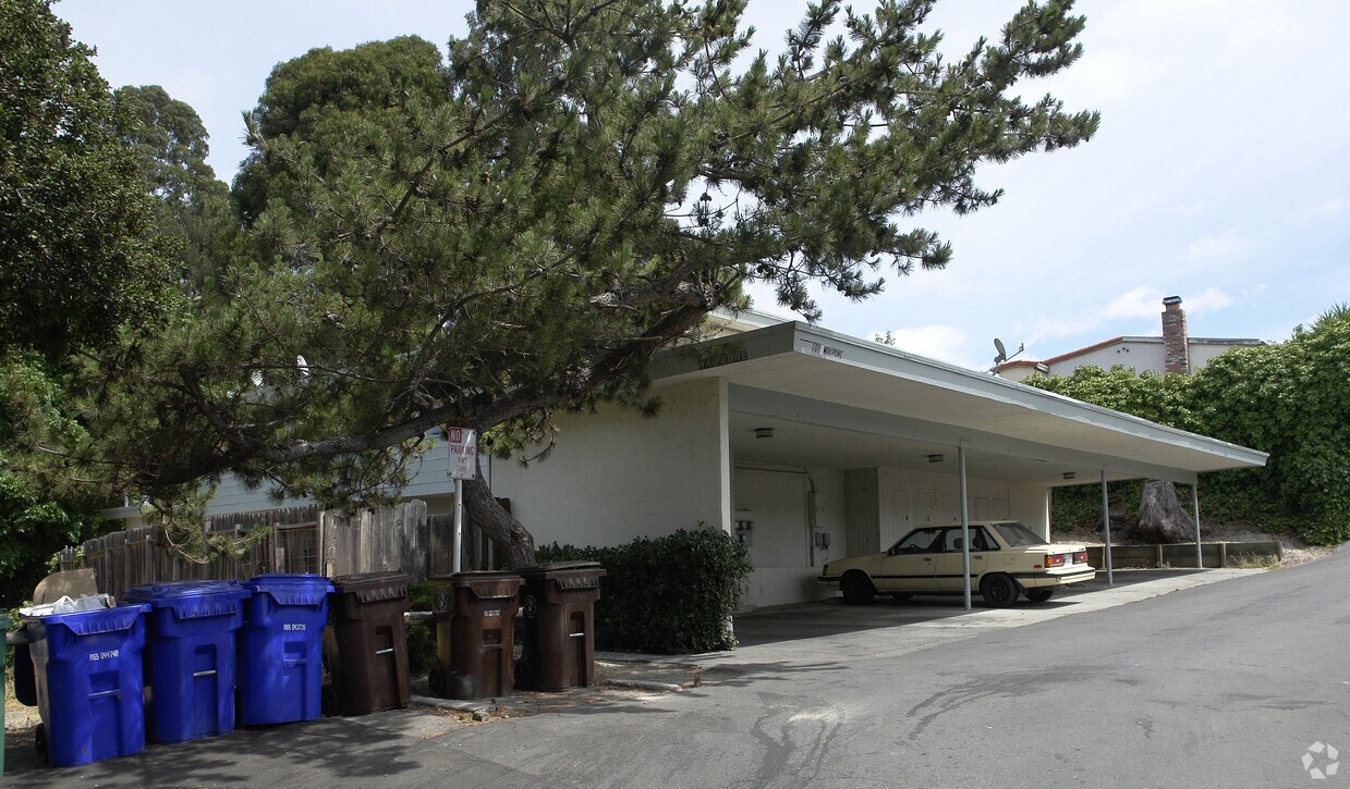 Building Photo - 601 Madrone Ave