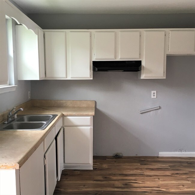 Building Photo - 2528 Highland Trace Dr