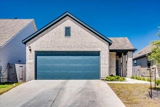 Building Photo - 802 Papaya Dr