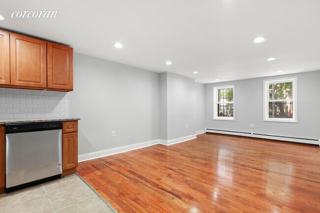 Building Photo - 1166 Halsey St