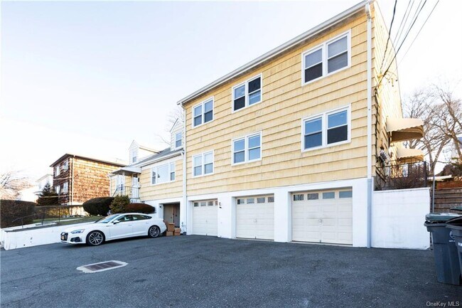 Foto del edificio - 26 Fairview Ave