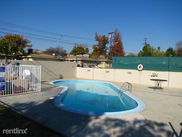Building Photo - 1 br, 1 bath Apartment - Acacia Apts. 1x1