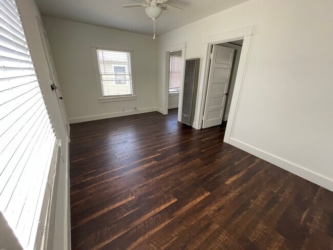 Living Room - 361 Franklin Ln