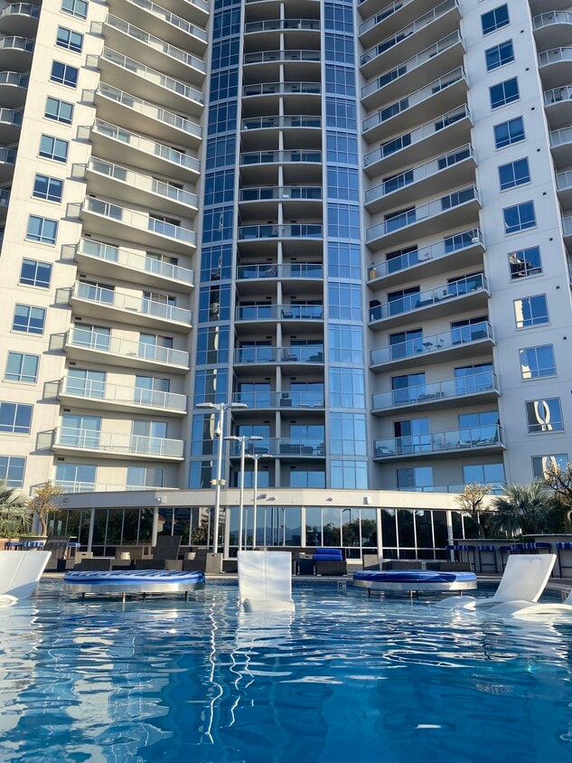 Primary Photo - 200 W Sahara Ave