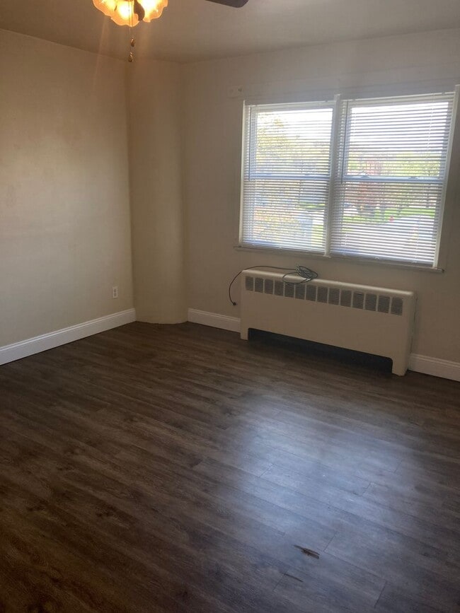 Foto del edificio - 414 E Lincoln Ave