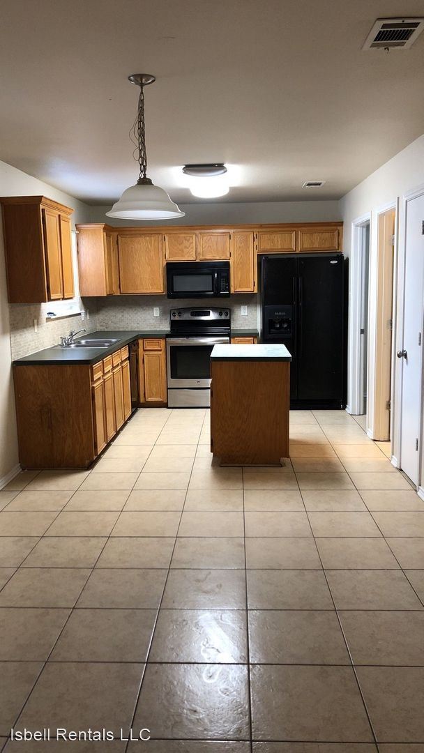 Foto del edificio - 4 br, 2.5 bath House - 2201 Dennis Street