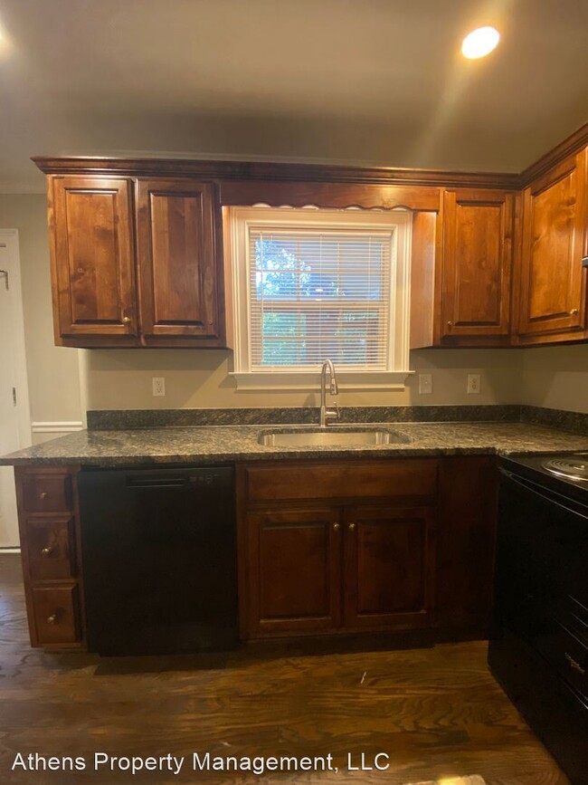 Foto del edificio - 3 br, 2 bath House - 545 S. Fifth Street