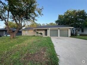 Building Photo - 3316 Shorewood Dr