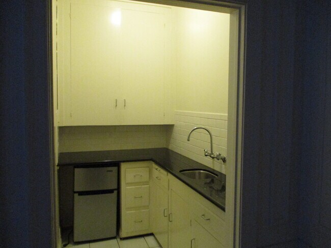 Foto del edificio - 7289 Franklin Ave