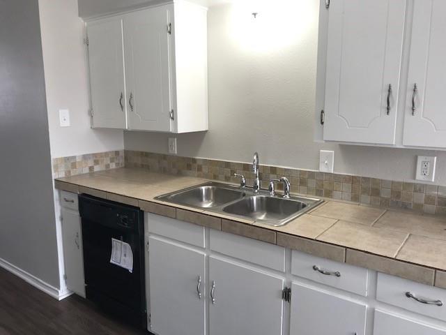 Foto del edificio - 3110 Leanne St