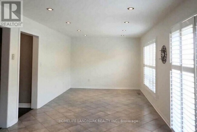 Photo du bâtiment - 19 Wetmeadow Dr