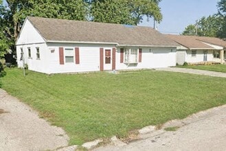 Building Photo - 1207 Maplepark Dr