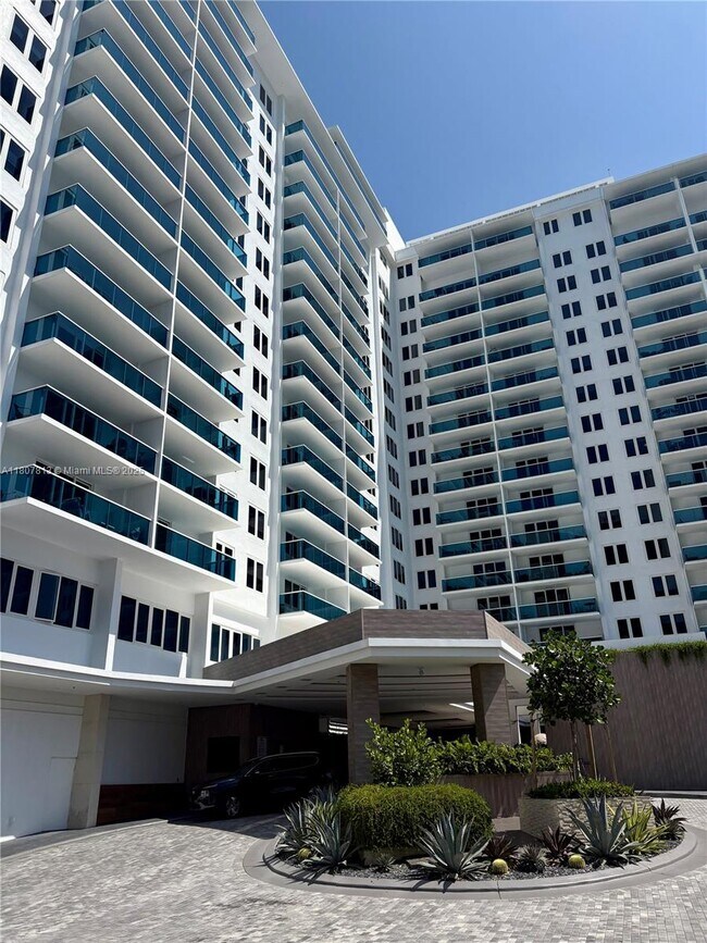 Foto del edificio - 2301 Collins Ave