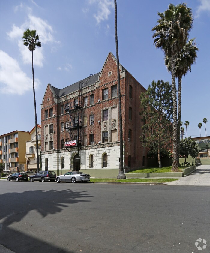 Primary Photo - Beaconsfield Apartments