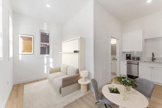 Building Photo - 306 Varick St