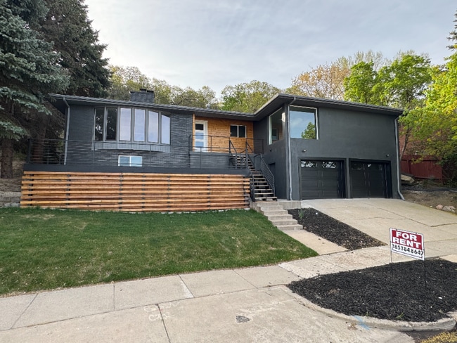 552 Chelsea Dr