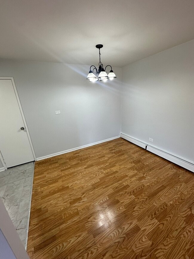 Foto del edificio - 3157 N Leclaire Ave